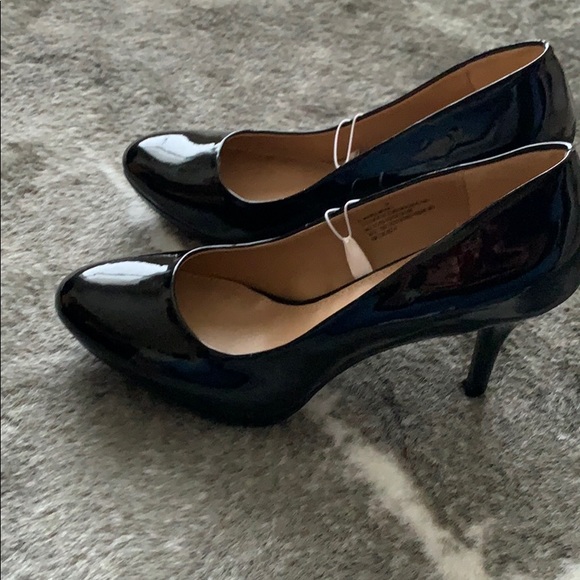 Black Patent Leather Pumps - Picture 2 of 4